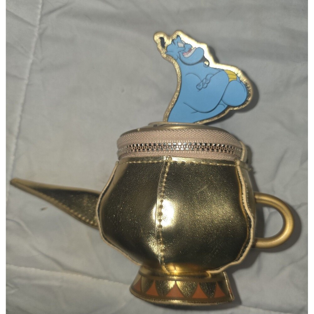 NWOT Disney Aladdin Genie in lamp change coin purse bag tote!